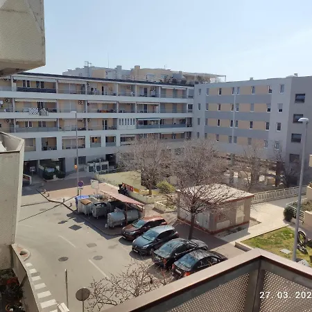 Apartman Antonela With Free Garage Parking Split