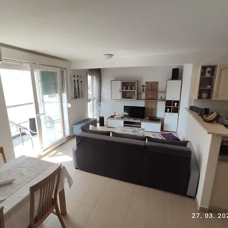 Apartment Apartman Antonela With Free Garage Parking