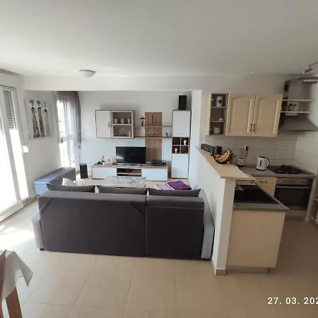 Apartment Apartman Antonela With Free Garage Parking